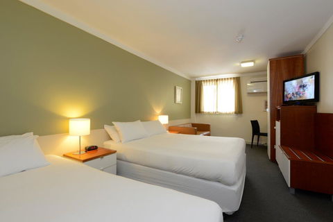 Sullivans Hotel - Airlie Beach Holiday 7
