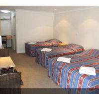 Tenterfield Tavern  Motor Inn - Airlie Beach Holiday