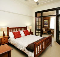 The Bank Guesthouse - Airlie Beach Holiday