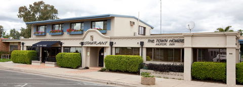 The Town House Motor Inn - Sundowner Goondiwindi - Airlie Beach Holiday 1