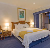 Tinaroo Lake Resort - Holiday Apartments - Airlie Beach Holiday