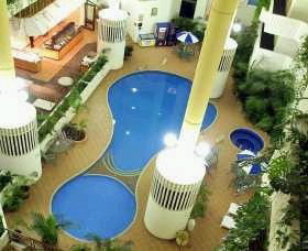 The Atrium Hotel Mandurah - Airlie Beach Holiday 1