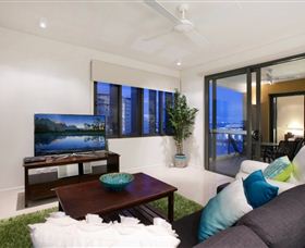 Darwin Holiday Apartments - Airlie Beach Holiday 1
