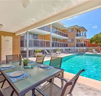 Copacabana Shores Beachside Accommodation - Airlie Beach Holiday
