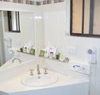 Hilltops Retreat Motor Inn - Young - Airlie Beach Holiday