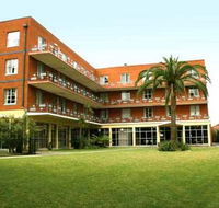 Greenwich Village Accommodation - Airlie Beach Holiday