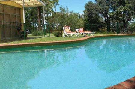 Greenwich Village Accommodation - Airlie Beach Holiday 2
