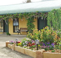 Omeo Motel - Airlie Beach Holiday
