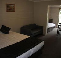 Snowy Mountains Motel - Airlie Beach Holiday
