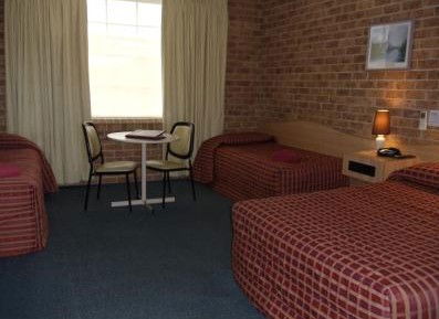 Town And Country Motor Inn Tamworth - Airlie Beach Holiday 2
