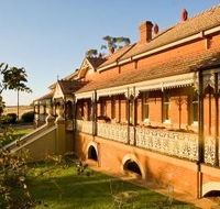 Hermitage Hill Resort And Conference Centre - Airlie Beach Holiday