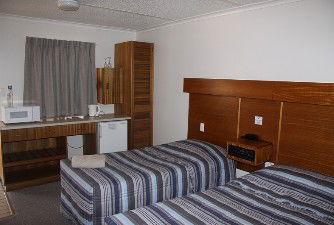 Charleville Motel - Airlie Beach Holiday 0