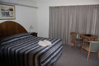 Charleville Motel - Airlie Beach Holiday 1