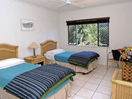 Coral Horizons Beachfront Apartments - Airlie Beach Holiday 3