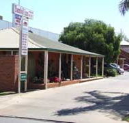 Yambil Inn Motel - Airlie Beach Holiday