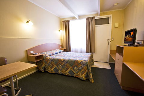 Parkville Motel - Airlie Beach Holiday 4