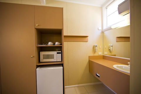 Parkville Motel - Airlie Beach Holiday 5