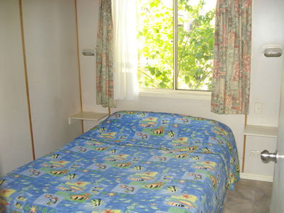 Paradise Park Cabins - Airlie Beach Holiday 1