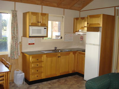 Paradise Park Cabins - Airlie Beach Holiday 4