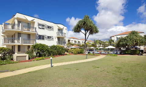 Golden Riviera Beach Resort - Airlie Beach Holiday 5