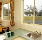 Mavis's Kitchen and Cabins - Airlie Beach Holiday