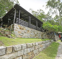 Sydney - Pittwater YHA - Airlie Beach Holiday