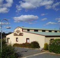 Neville Siding - Airlie Beach Holiday