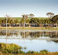 Lake Redbrook Holiday Retreat - Airlie Beach Holiday