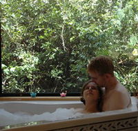 Ravensbourne Forest Chalets - Airlie Beach Holiday