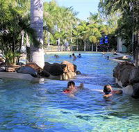 Aussie Outback Oasis Cabin and Van Village - Airlie Beach Holiday