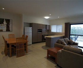 Gympie Pines Fairway Villas - Airlie Beach Holiday 1