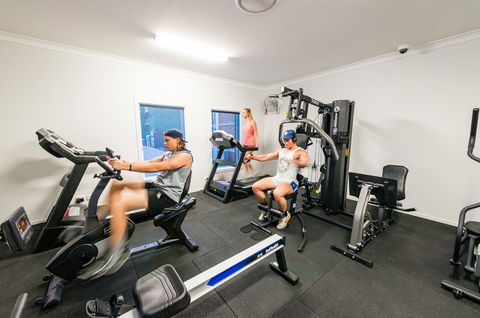 Athena Motel Apartments - Airlie Beach Holiday 6