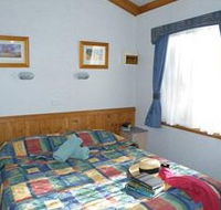 Lake Hamilton Motor Village and Caravan Park - Airlie Beach Holiday