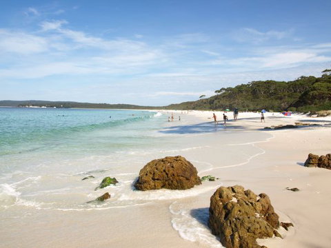 Crystal Waters - Airlie Beach Holiday 0