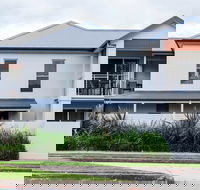 Stay Bathurst - Airlie Beach Holiday