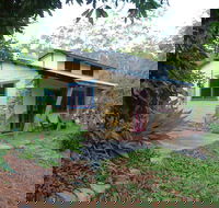 Mudbrick and Stone Hideaway Bellingen - Airlie Beach Holiday