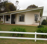 Catalina Cottage - Airlie Beach Holiday