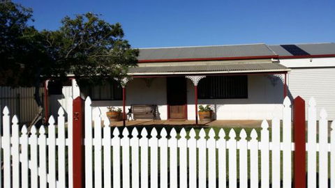 Angas Cottage - Airlie Beach Holiday 2