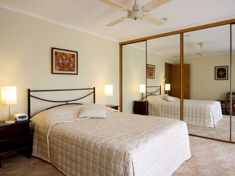 Chisholm Heights CBD Accommodation - Airlie Beach Holiday 3