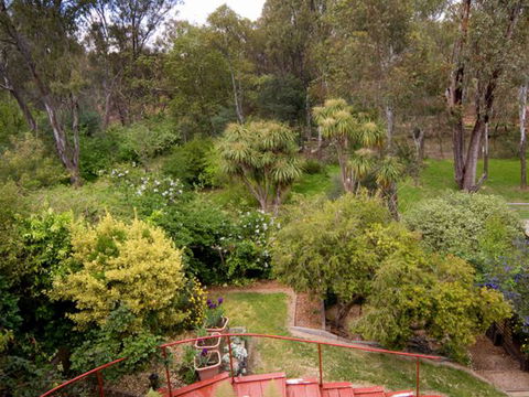 Chisholm Heights CBD Accommodation - Airlie Beach Holiday 5