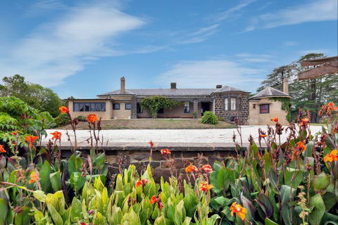 Eurambeen Historic Homestead And Gardens - Airlie Beach Holiday 0
