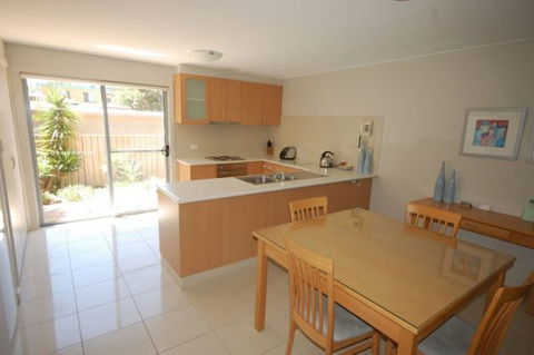 Mindon Serviced Apartments - Airlie Beach Holiday 1