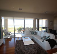 LJ Hooker Goolwa Holiday Rentals - 42 Underwood Avenue Goolwa Beach - Airlie Beach Holiday