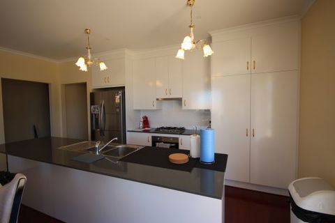 LJ Hooker Goolwa Holiday Rentals - 42 Underwood Avenue, Goolwa Beach - Airlie Beach Holiday 18