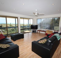 LJ Hooker Goolwa Holiday Rentals - 39 Bradford Road Goolwa Beach - Airlie Beach Holiday