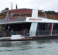 Takeme2 Houseboat - Airlie Beach Holiday