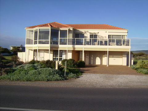 Century 21 SouthCoast: Hayman - Airlie Beach Holiday 0