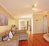 Hayes Beach House - Airlie Beach Holiday