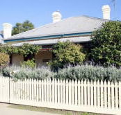 Florennes Heritage Cottage - Airlie Beach Holiday