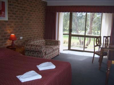 Hume Country Motor Inn - Airlie Beach Holiday 3